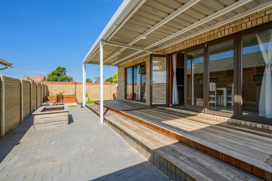 2 Bedroom Property for Sale in Sherwood Eastern Cape